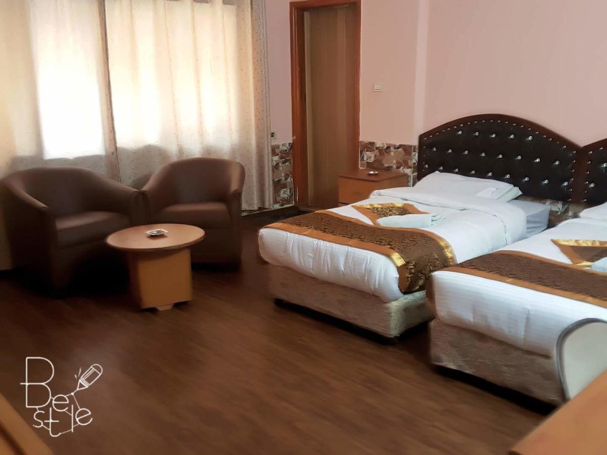 Crystal Hotel فندق كريستال Nablus Eksteriør bilde