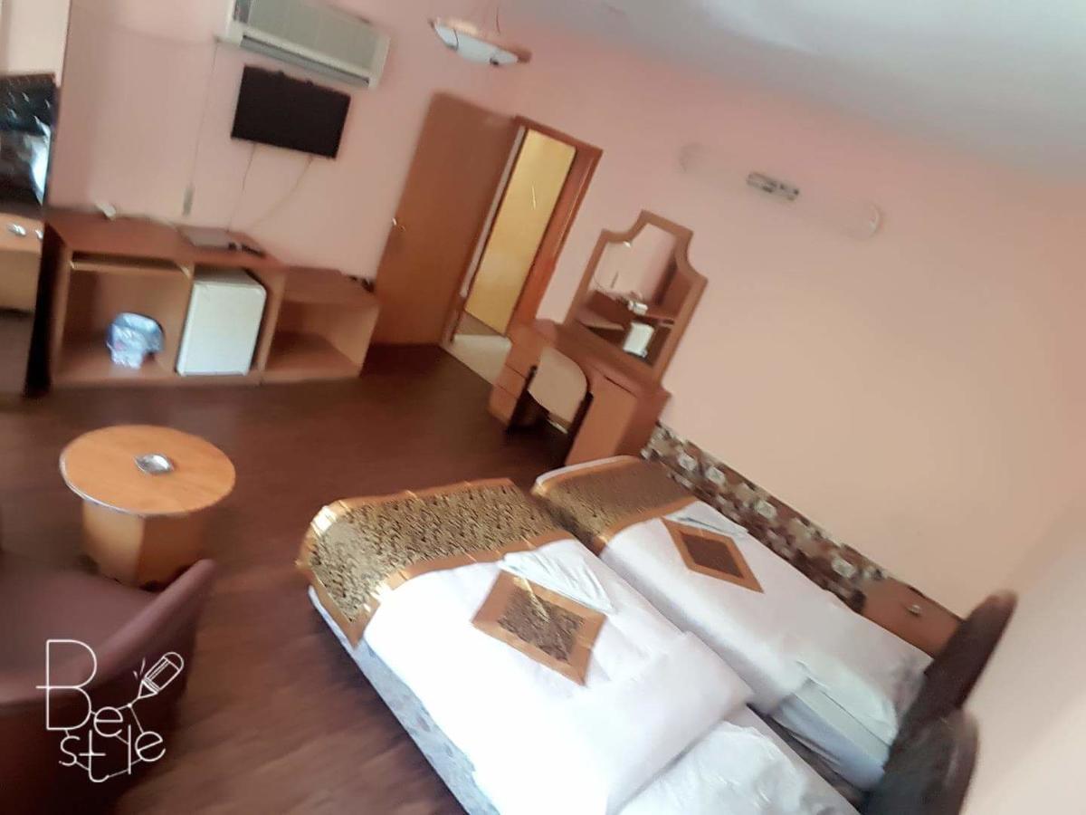 Crystal Hotel فندق كريستال Nablus Eksteriør bilde