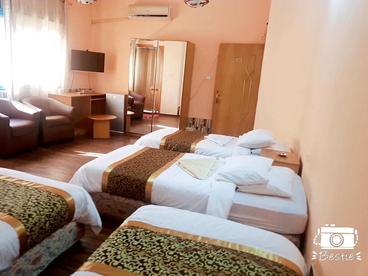 Crystal Hotel فندق كريستال Nablus Eksteriør bilde
