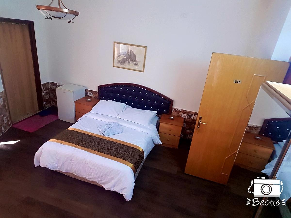Crystal Hotel فندق كريستال Nablus Eksteriør bilde